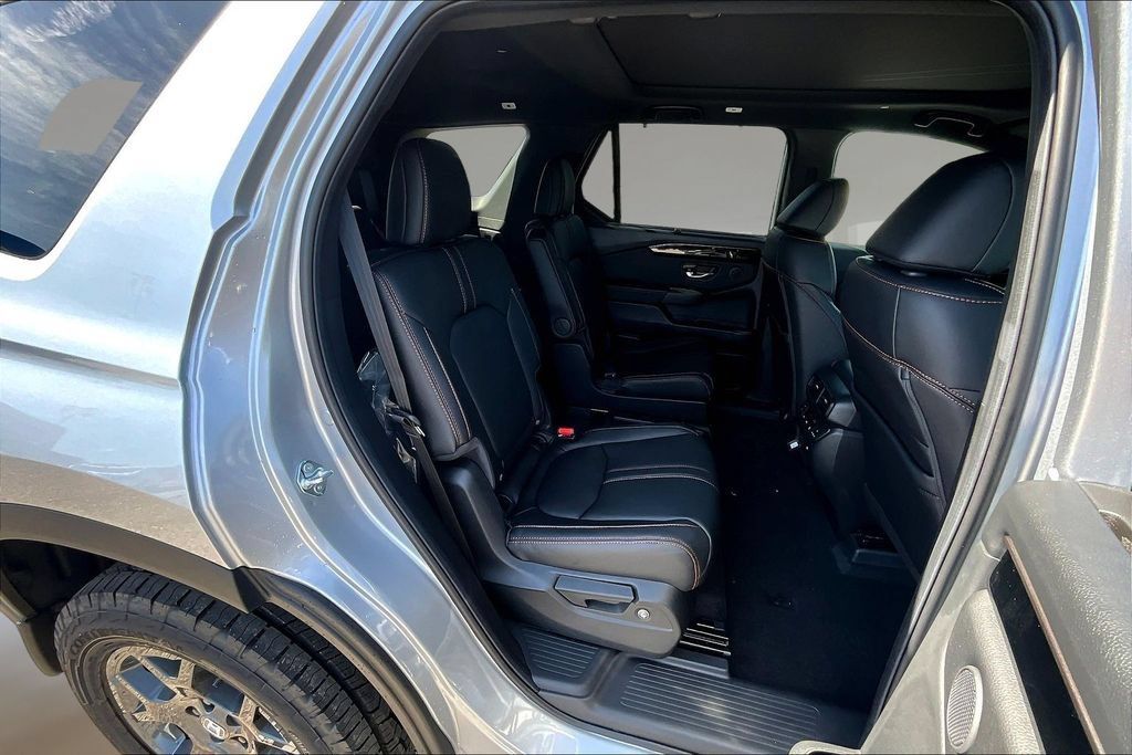 New 2026 Honda Pilot TrailSport image 9