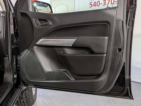 Used 2022 Chevrolet Colorado LT w/ LT Convenience Package image 21