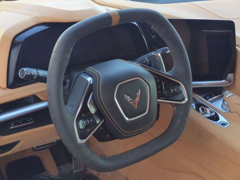 Used 2021 Chevrolet Corvette Stingray Premium Conv w/ Z51 Performance Package image 18