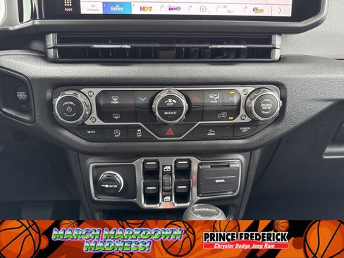 New 2025 Jeep Gladiator Sport image 19