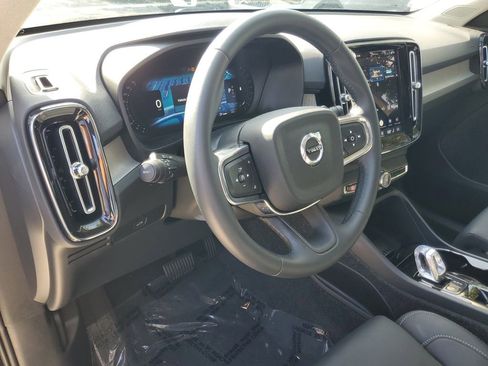 Certified 2026 Volvo XC40 B5 Plus AWD/4WD image 18