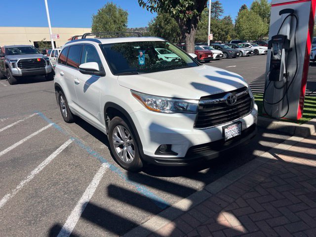 Used 2015 Toyota Highlander XLE AWD/4WD image 23