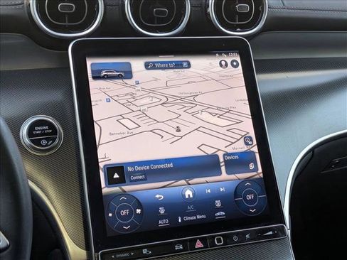 Used 2024 Mercedes-Benz GLC 300 4MATIC image 11