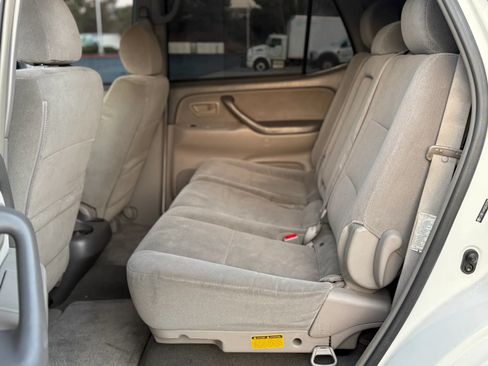 Used 2006 Toyota Sequoia SR5 AWD/4WD image 28
