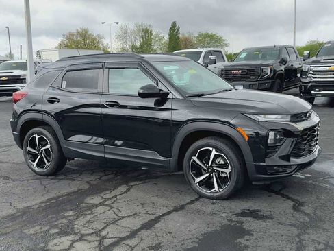 Used 2023 Chevrolet TrailBlazer RS w/ Convenience Package AWD/4WD image 2