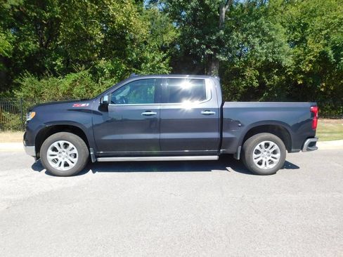 Used 2023 Chevrolet Silverado 1500 LTZ AWD/4WD image 9
