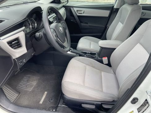 Used 2015 Toyota Corolla LE image 9