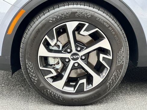 Used 2025 Kia Sportage EX w/ Premium Package FWD image 35