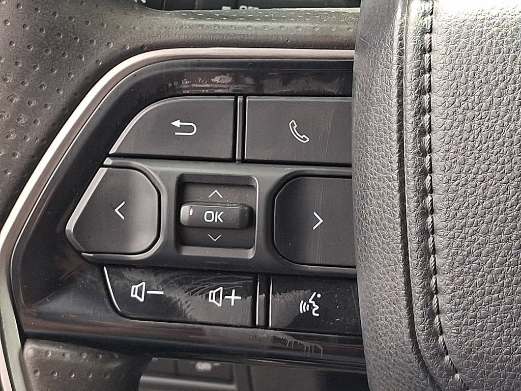 Used 2022 Toyota Tundra SR5 w/ SR5 Convenience Package AWD/4WD image 21