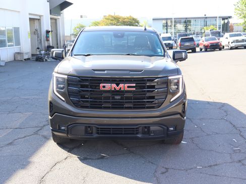 Used 2023 GMC Sierra 1500 Elevation w/ Elevation Premium Package AWD/4WD image 15