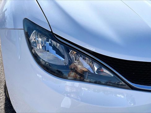 Used 2020 Chrysler Voyager LX w/ Cold Weather Group image 31