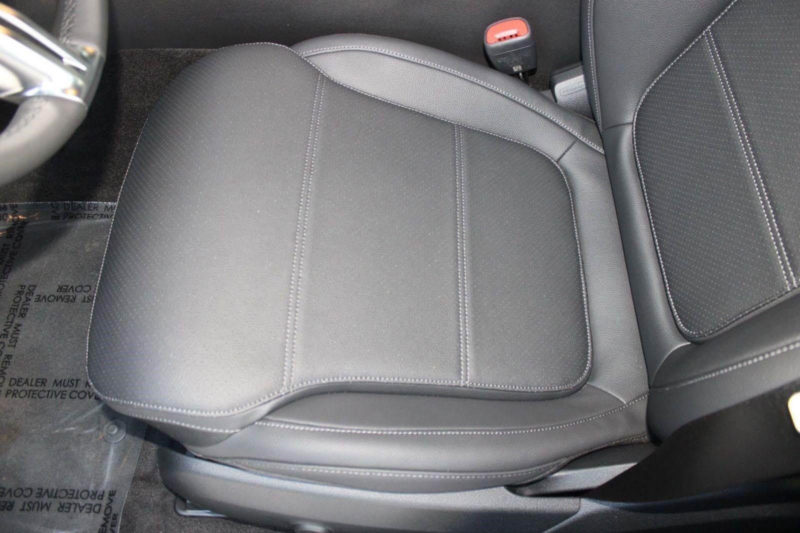 Used 2026 Mercedes-Benz C 300 Sedan image 12