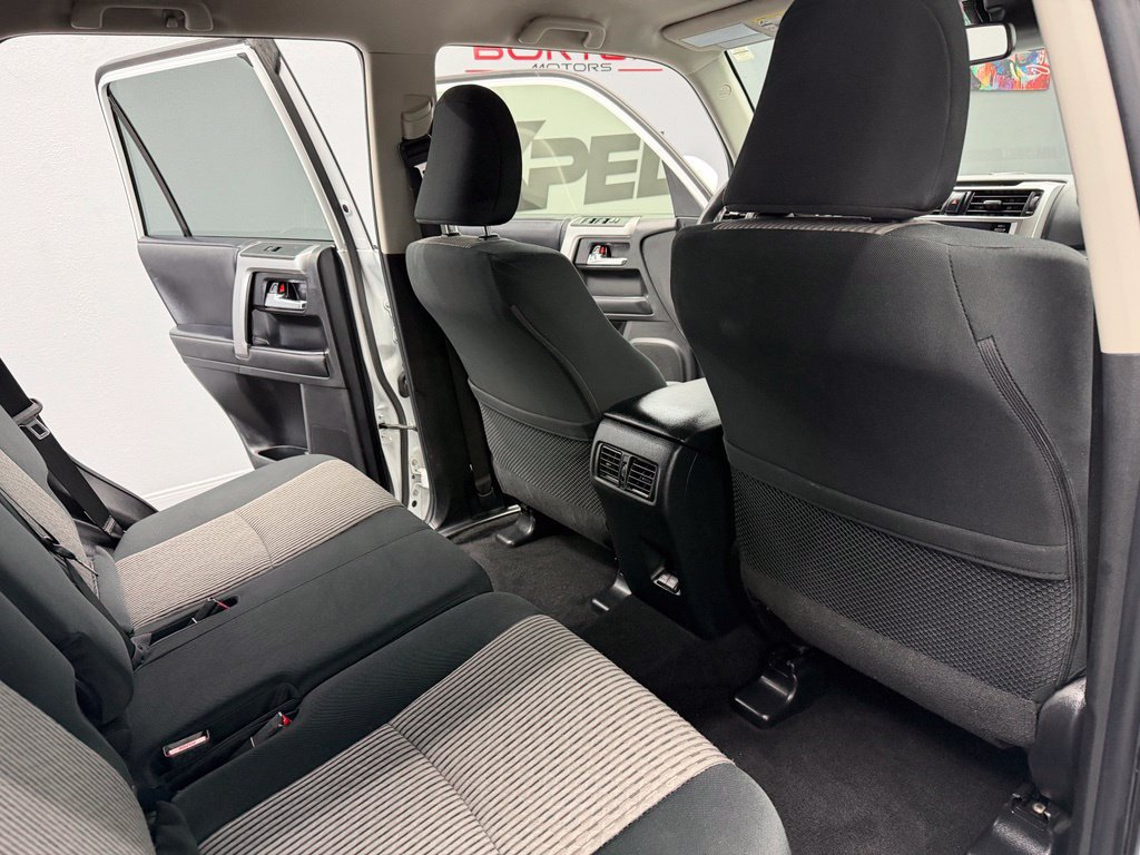 Used 2024 Toyota 4Runner SR5 AWD/4WD image 46
