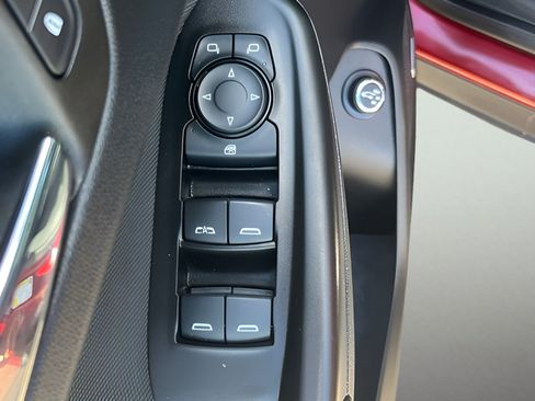 Used 2023 Chevrolet TrailBlazer RS w/ Sun and Liftgate Package FWD image 15