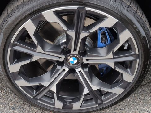 Used 2025 BMW 330i Sedan w/ M Sport Package image 13