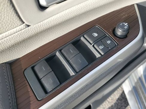 Used 2023 Toyota Sienna XLE image 15