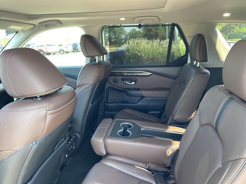 Used 2025 Honda Pilot Elite image 17