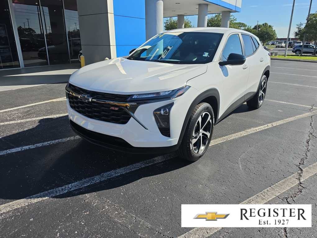 Used 2024 Chevrolet Trax RS w/ Driver Confidence Package FWD image 1