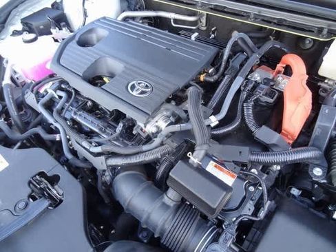 Used 2024 Toyota Crown XLE image 40