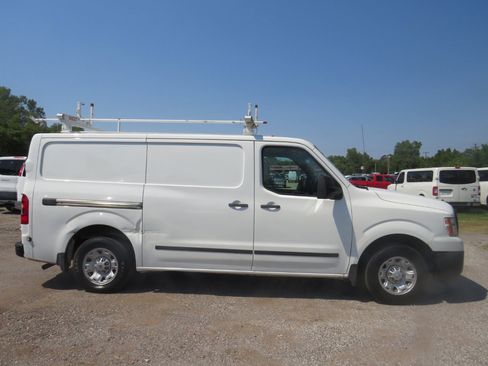 Used 2020 Nissan NV 2500 SV w/ Navigation Package image 12