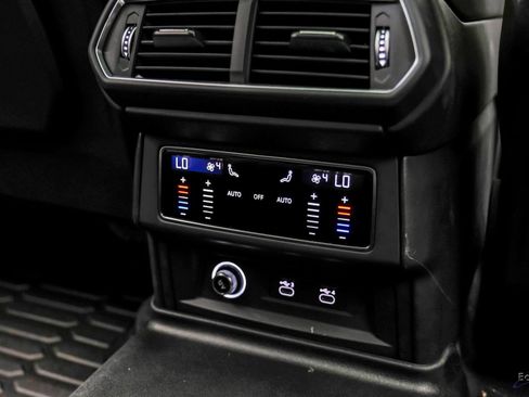 Used 2022 Lamborghini Urus AWD/4WD image 83