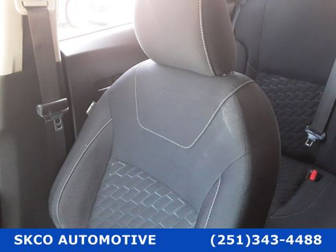 Used 2022 Nissan Kicks SV image 27