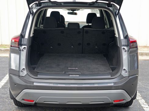 Used 2022 Nissan Rogue SV FWD image 9
