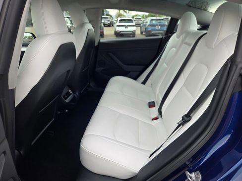 Used 2023 Tesla Model 3 Standard Range image 9