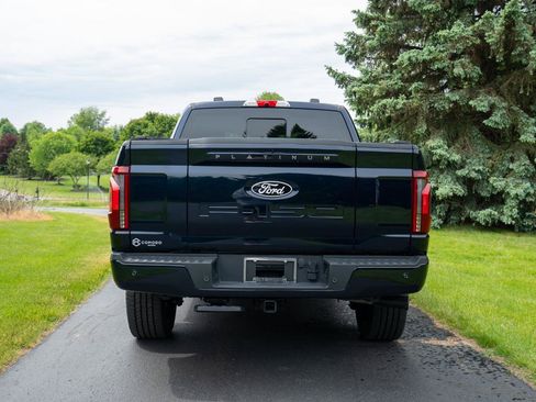 Used 2025 Ford F150 Platinum AWD/4WD image 4