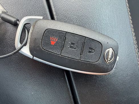 Used 2024 Nissan Rogue S AWD/4WD image 25