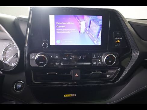 Used 2023 Toyota Highlander XSE FWD image 23