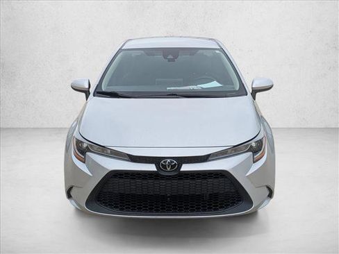 Used 2021 Toyota Corolla LE FWD image 2
