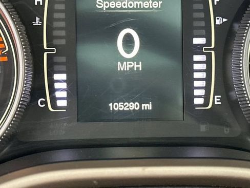 Used 2016 Jeep Cherokee Latitude w/ Comfort/Convenience Group FWD image 28