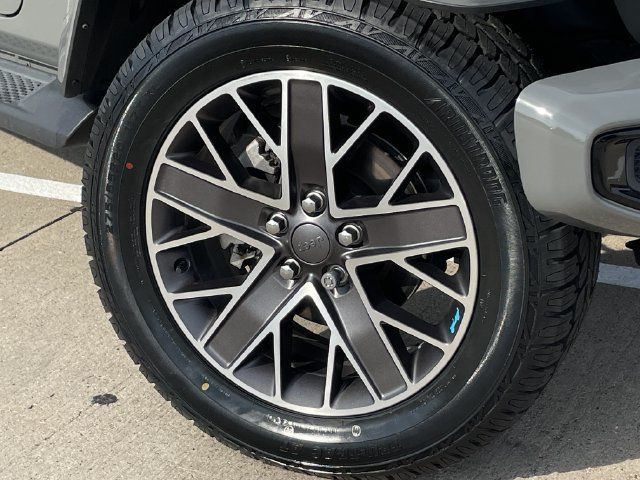 Used 2022 Jeep Wrangler Unlimited Sahara AWD/4WD image 9