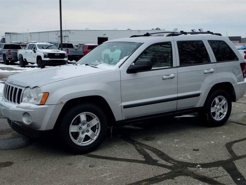 Used 2007 Jeep Grand Cherokee Laredo image 4