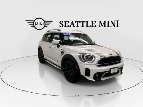 Certified 2024 MINI Cooper Countryman S w/ Signature Upholstery Package AWD/4WD image 2