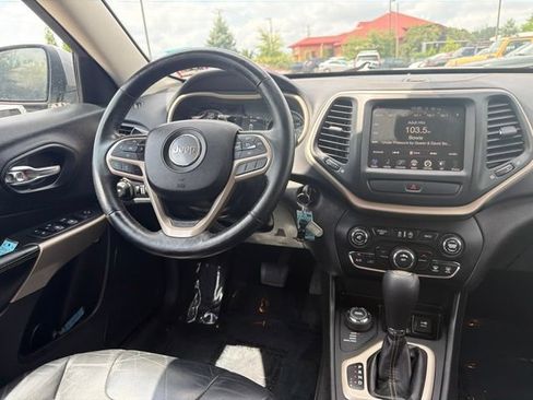 Used 2017 Jeep Cherokee Latitude w/ True North Edition AWD/4WD image 8
