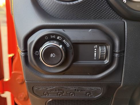 Used 2025 Jeep Wrangler Unlimited Rubicon 392 image 25