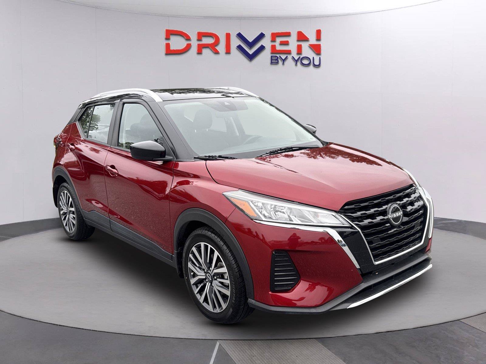 Used 2023 Nissan Kicks SV FWD image 1