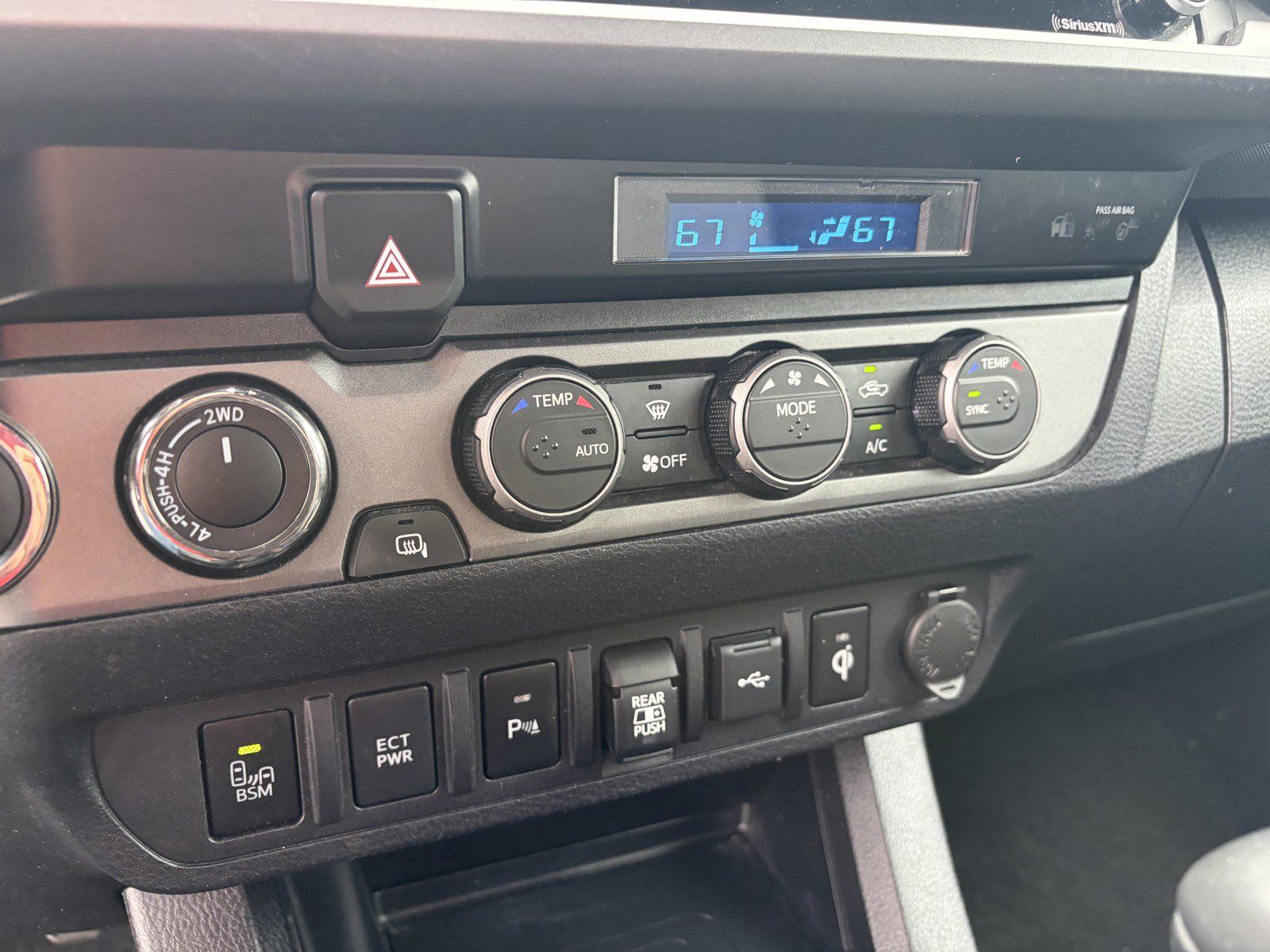 Used 2022 Toyota Tacoma TRD Sport w/ Technology Package AWD/4WD image 19