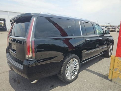 Used 2016 Cadillac Escalade ESV Platinum AWD/4WD image 4