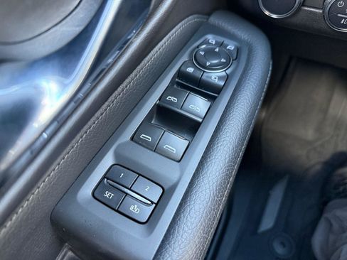 Used 2021 GMC Yukon Denali w/ Denali Premium Package image 18