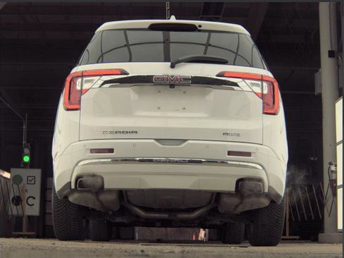 Used 2023 GMC Acadia Denali image 12