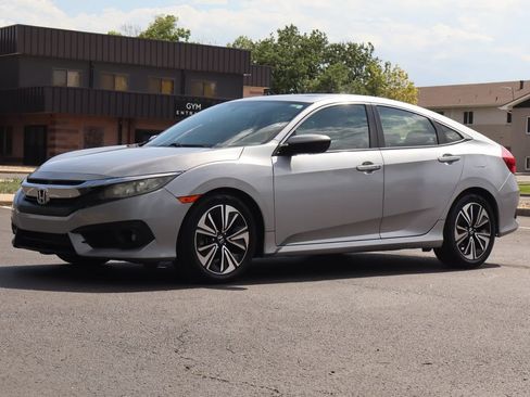 Used 2017 Honda Civic EX-T image 11