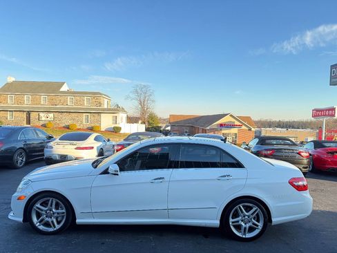 Used 2013 Mercedes-Benz E 550 4MATIC Sedan image 4