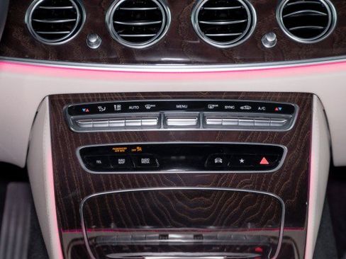 Used 2022 Mercedes-Benz E 350 Sedan image 17