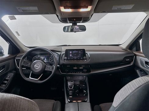 Used 2021 Nissan Rogue SV image 20