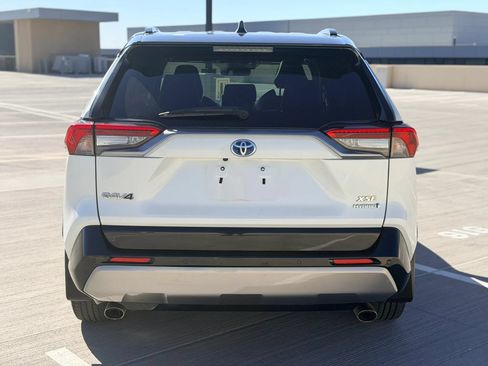 Used 2022 Toyota RAV4 XSE AWD/4WD image 5