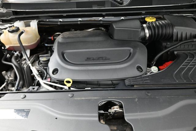 Used 2023 Chrysler Voyager LX FWD image 23