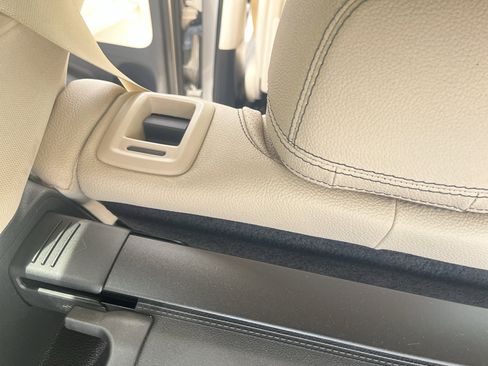 Used 2022 Mercedes-Benz GLE 350 w/ AMG Line Exterior image 36